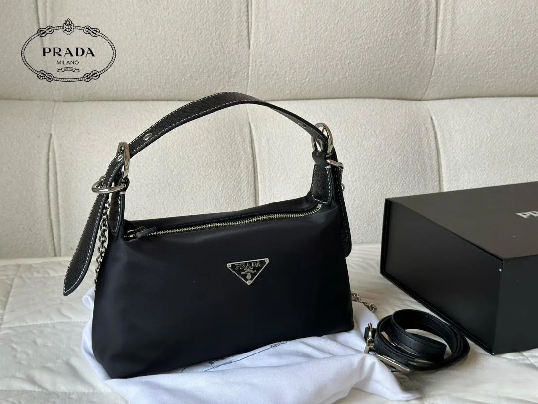 【2026】【PRADA 公式旗艦店】プラダ  ハンドバッグ 当日出荷 好評に付き再入荷！27*14CM