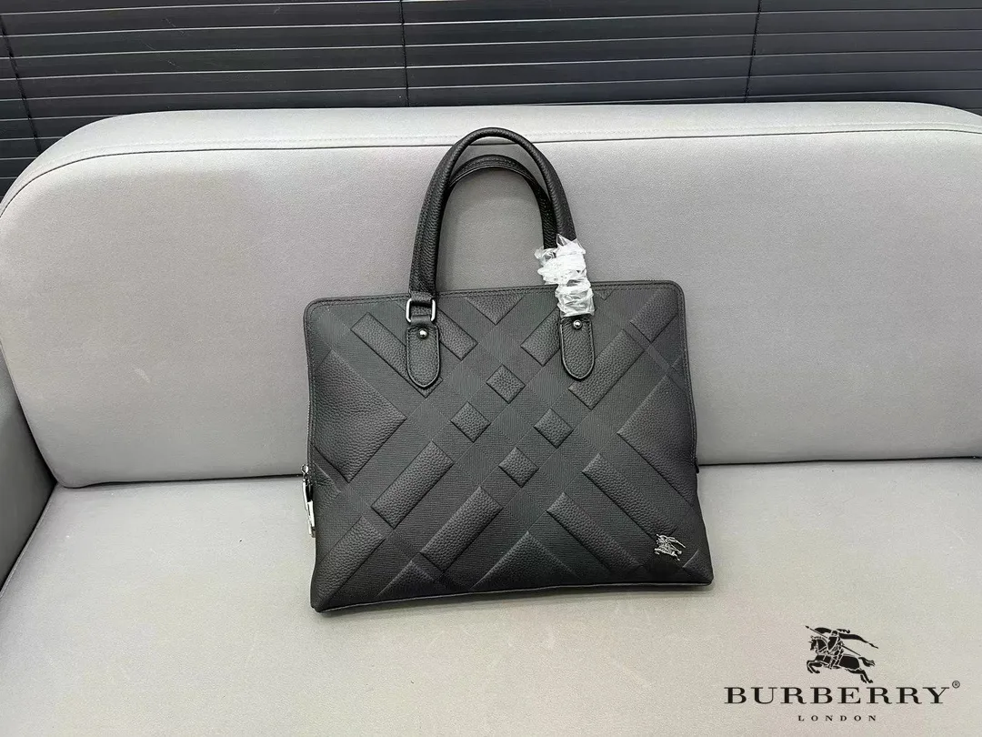 【2026】【BURBERRY 公式旗艦店】バーバリー  ハンドバッグ  当日出荷 好評に付き再入荷！38*27CM