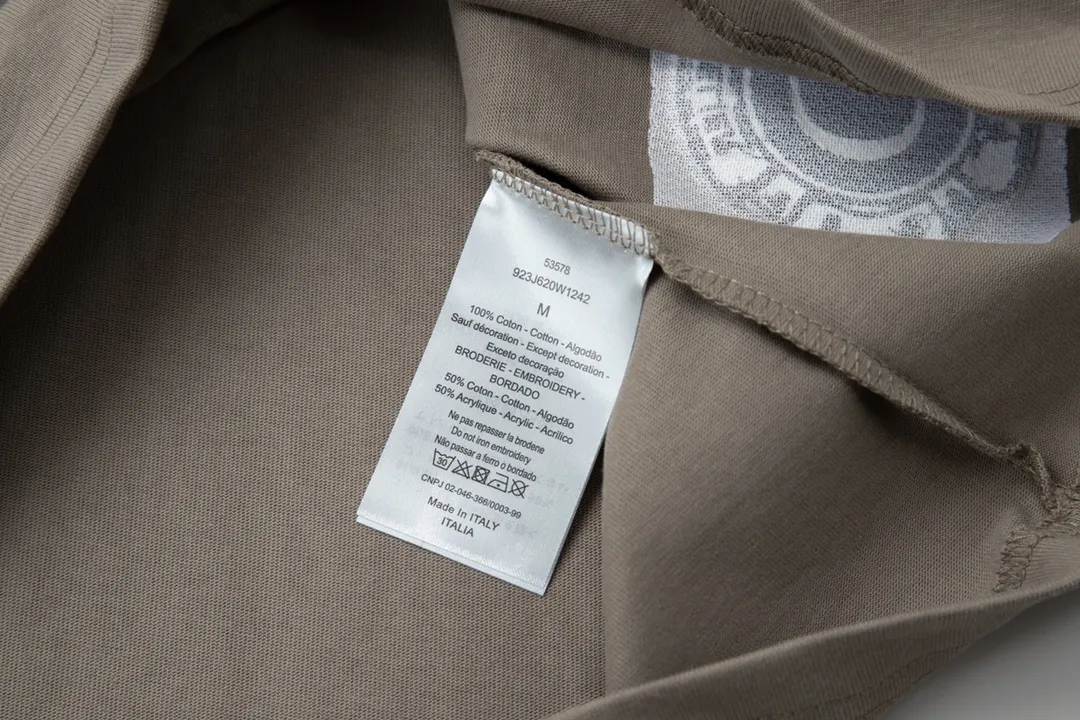 【2026】【DIOR  公式旗艦店】ディオール  Tシャツ ご好評に付き再入荷！