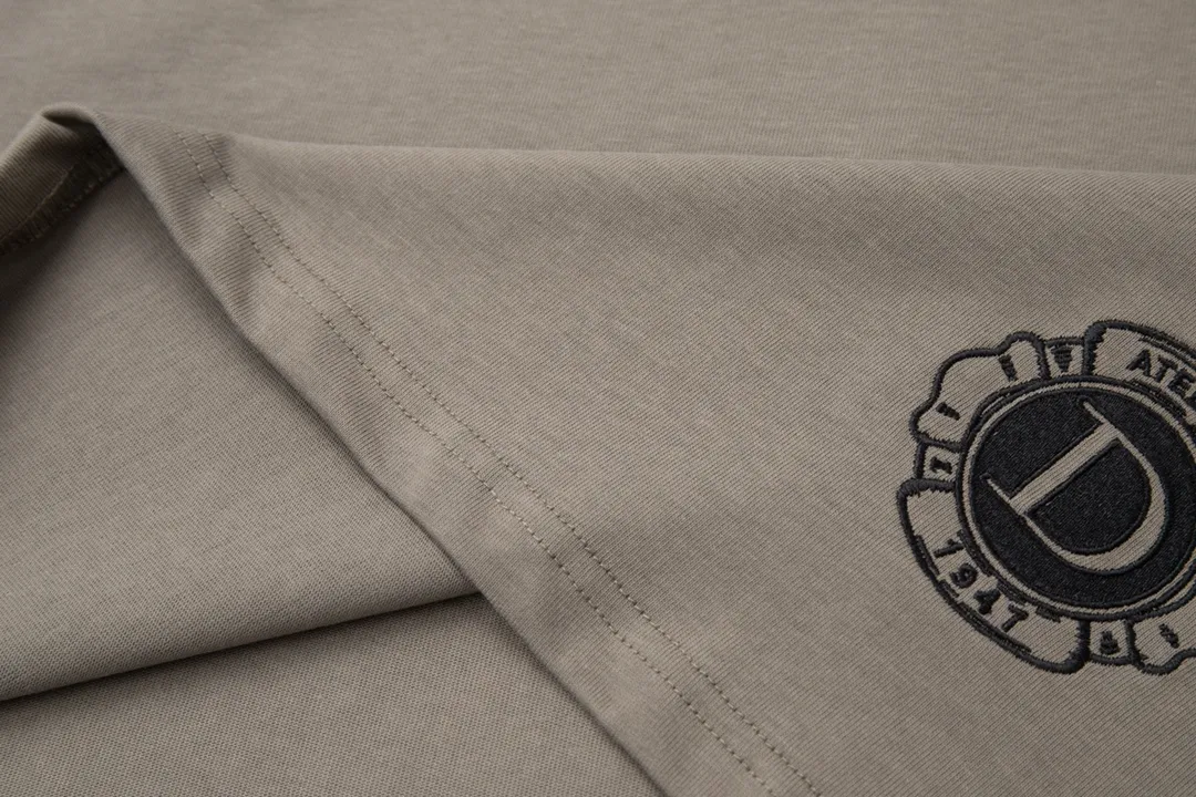 【2026】【DIOR  公式旗艦店】ディオール  Tシャツ ご好評に付き再入荷！