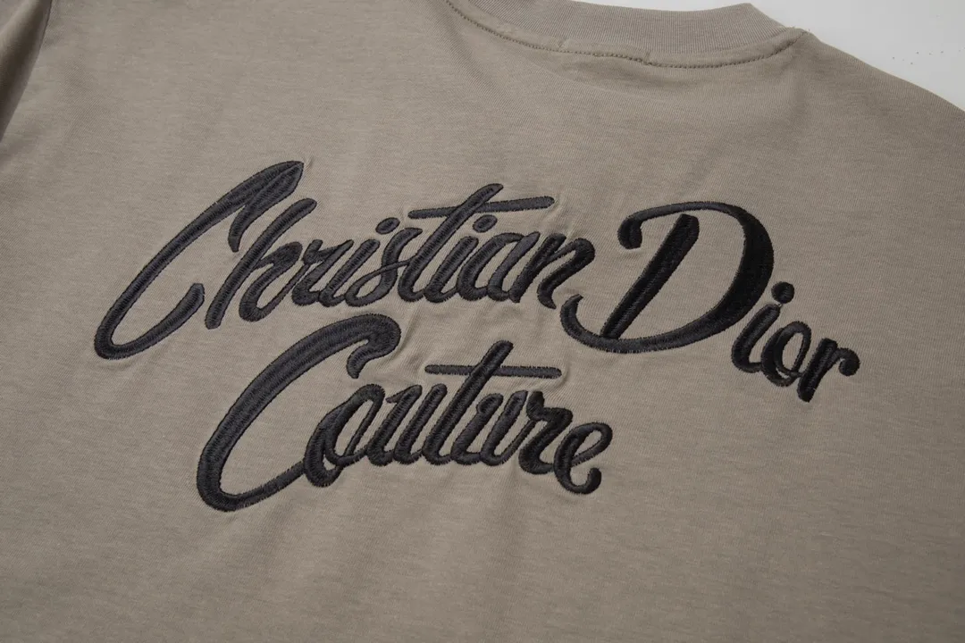【2026】【DIOR  公式旗艦店】ディオール  Tシャツ ご好評に付き再入荷！