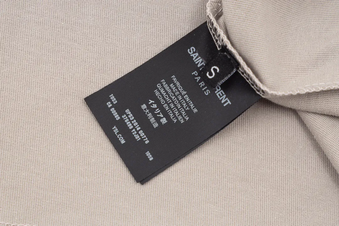 【2026】【YSL SAINT LAURENT 公式旗艦店】サンローラン Tシャツ ご好評に付き再入荷！