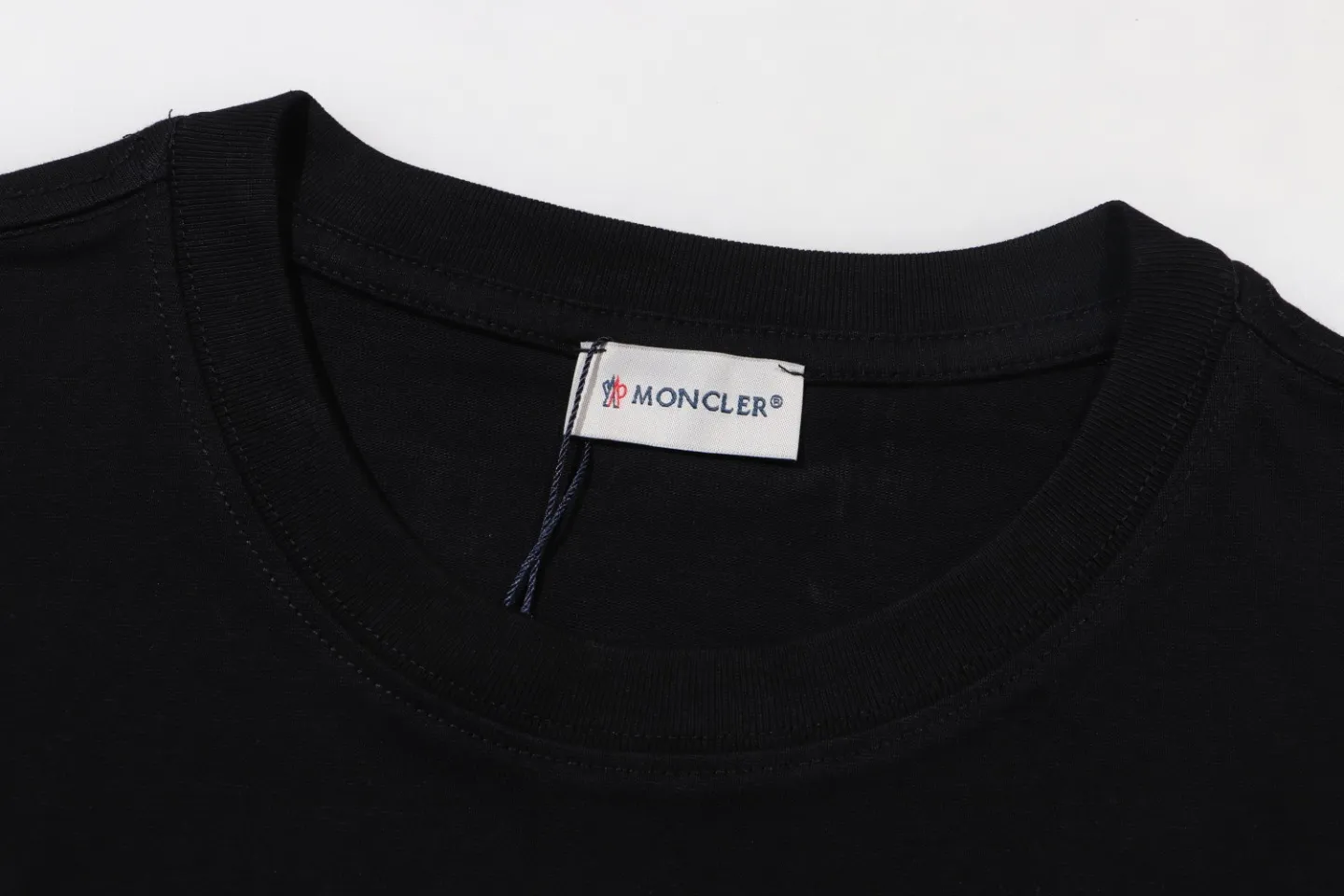 【2026】【MONCLER  公式旗艦店】モンクレール   Tシャツご好評に付き再入荷！