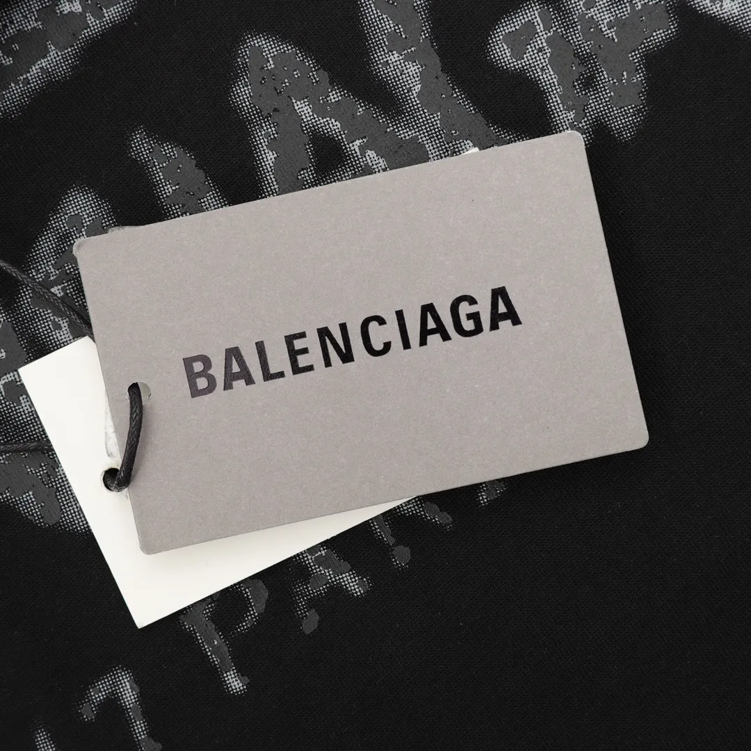 【2026】【BALENCIAGA  公式旗艦店】バレンシアガ  Tシャツ ご好評に付き再入荷！