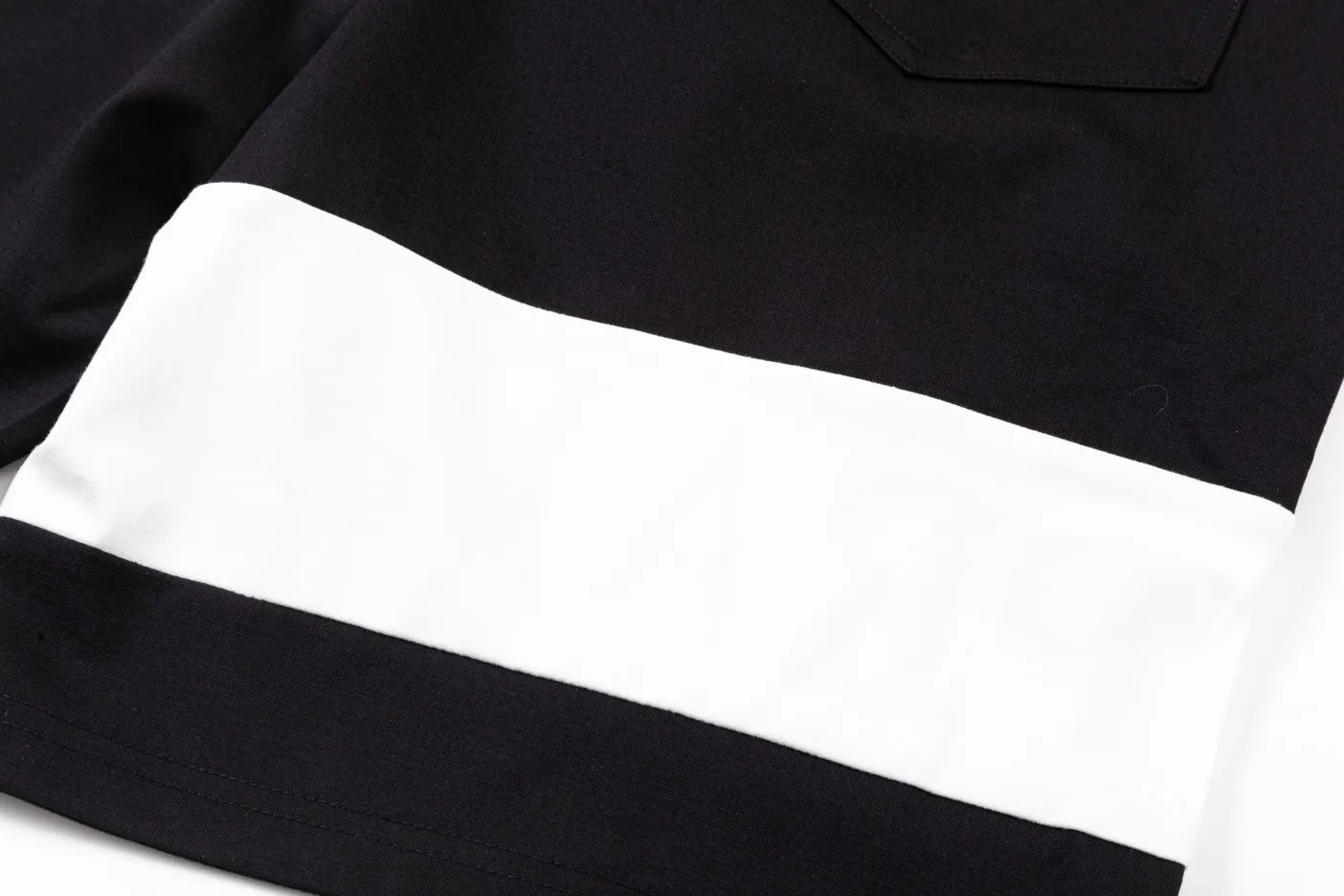 【2026】【PRADA  公式旗艦店】プラダ  ショートパンツ  ご好評に付き再入荷！