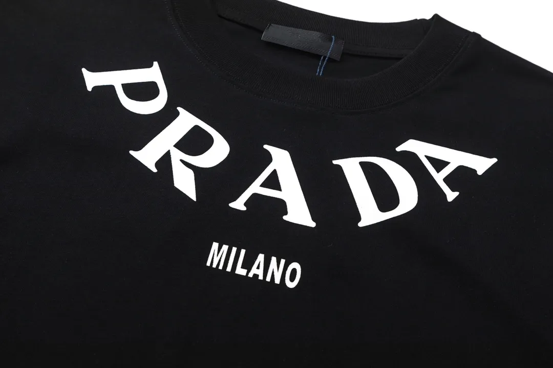 【2026】【PRADA  公式旗艦店】プラダ   Tシャツご好評に付き再入荷！