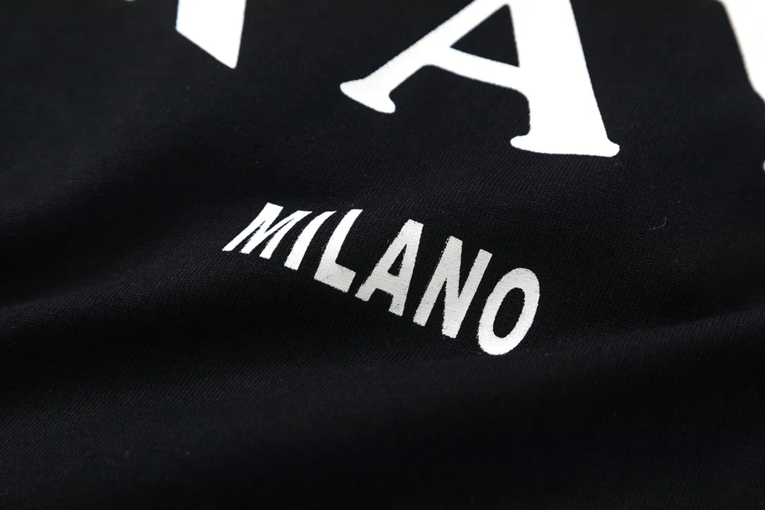 【2026】【PRADA  公式旗艦店】プラダ   Tシャツご好評に付き再入荷！