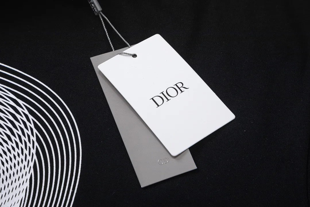 【2026】【DIOR  公式旗艦店】ディオール  Tシャツ ご好評に付き再入荷！