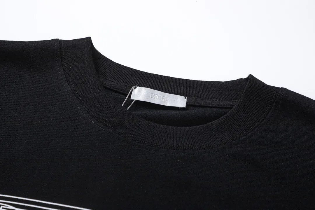 【2026】【DIOR  公式旗艦店】ディオール  Tシャツ ご好評に付き再入荷！