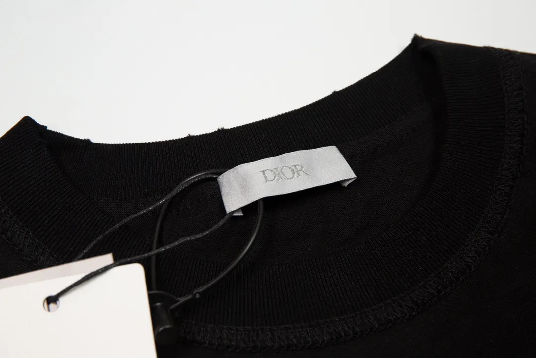 【2026】【DIOR  公式旗艦店】ディオール  Tシャツ ご好評に付き再入荷！