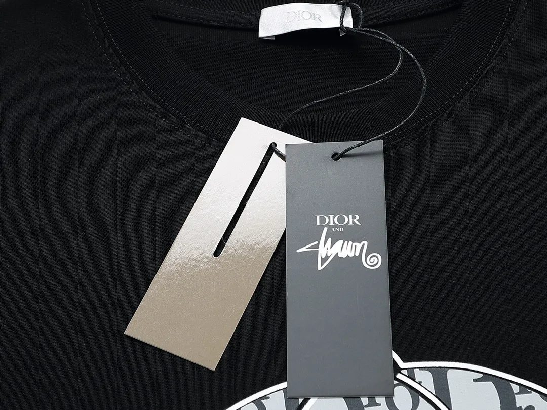 【2026】【DIOR  公式旗艦店】ディオール  Tシャツ ご好評に付き再入荷！