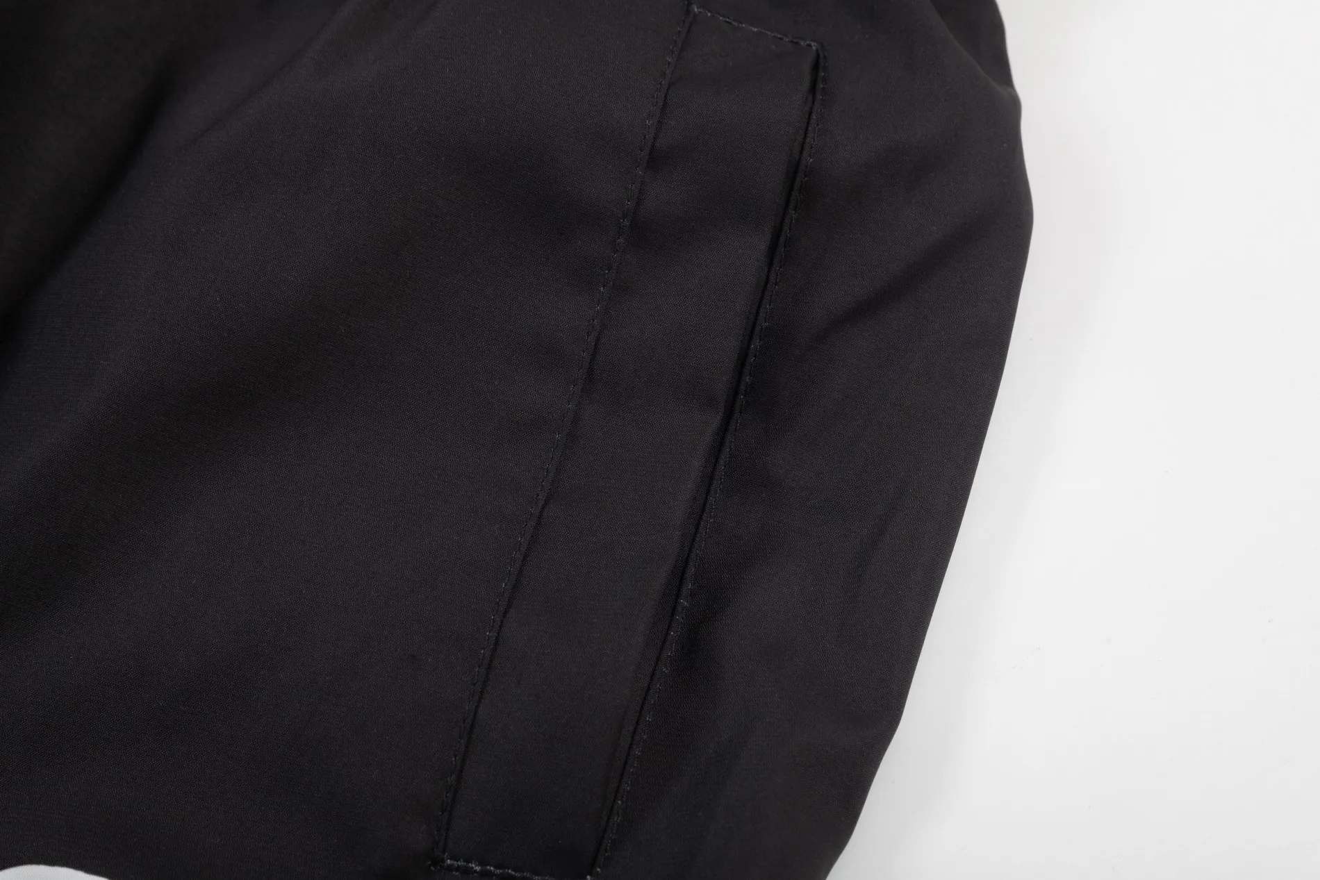 【2026】【DIOR  公式旗艦店】ディオール   ショートパンツ  ご好評に付き再入荷！