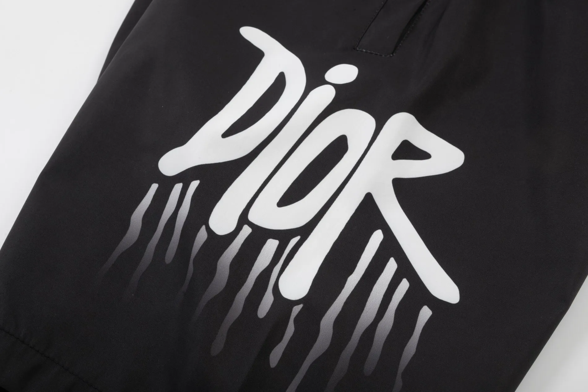 【2026】【DIOR  公式旗艦店】ディオール   ショートパンツ  ご好評に付き再入荷！