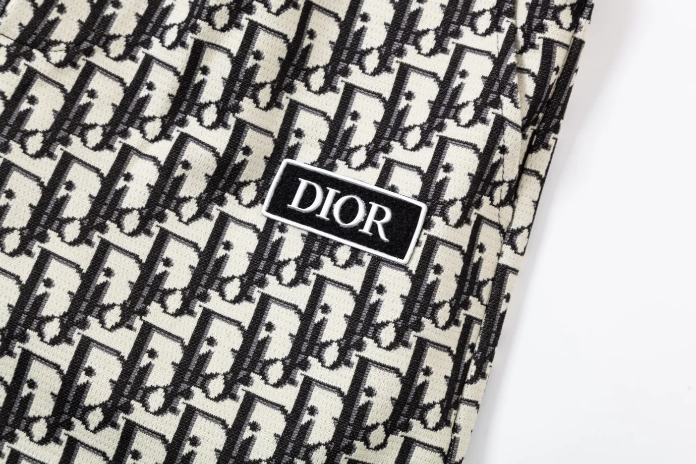 【2026】【DIOR  公式旗艦店】ディオール   ショートパンツ  ご好評に付き再入荷！