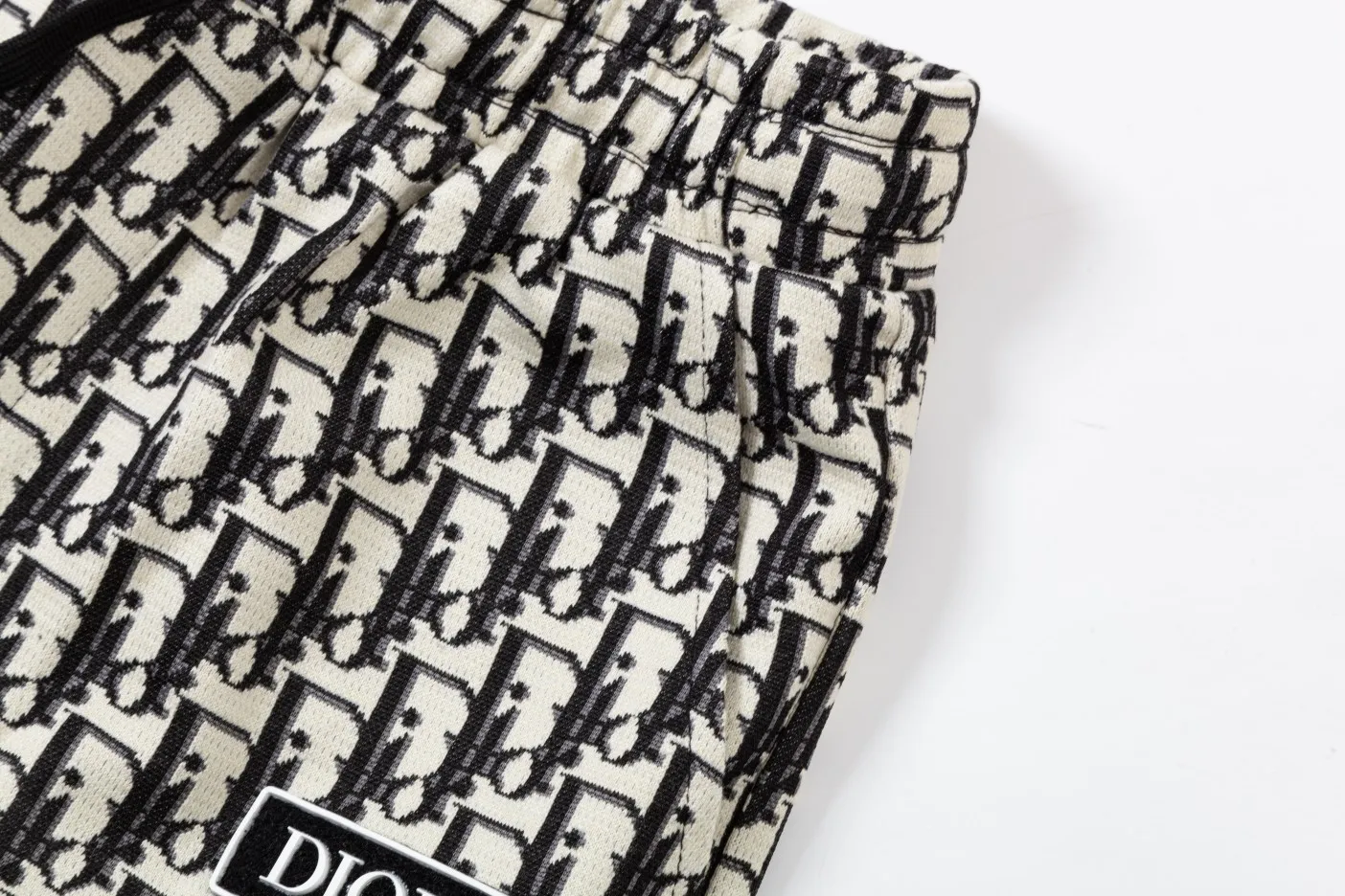 【2026】【DIOR  公式旗艦店】ディオール   ショートパンツ  ご好評に付き再入荷！