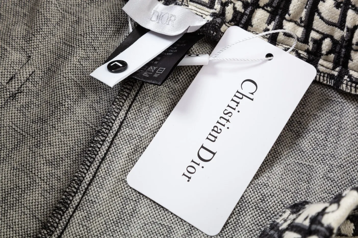 【2026】【DIOR  公式旗艦店】ディオール   ショートパンツ  ご好評に付き再入荷！