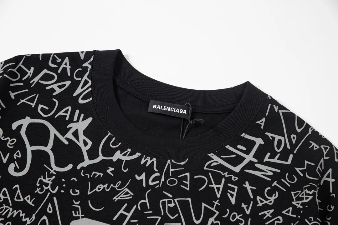 【2026】【BALENCIAGA  公式旗艦店】バレンシアガ  Tシャツ ご好評に付き再入荷！