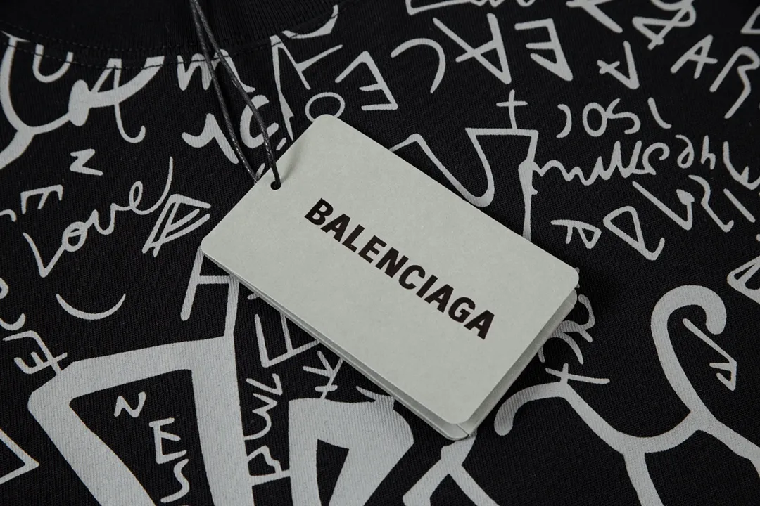 【2026】【BALENCIAGA  公式旗艦店】バレンシアガ  Tシャツ ご好評に付き再入荷！