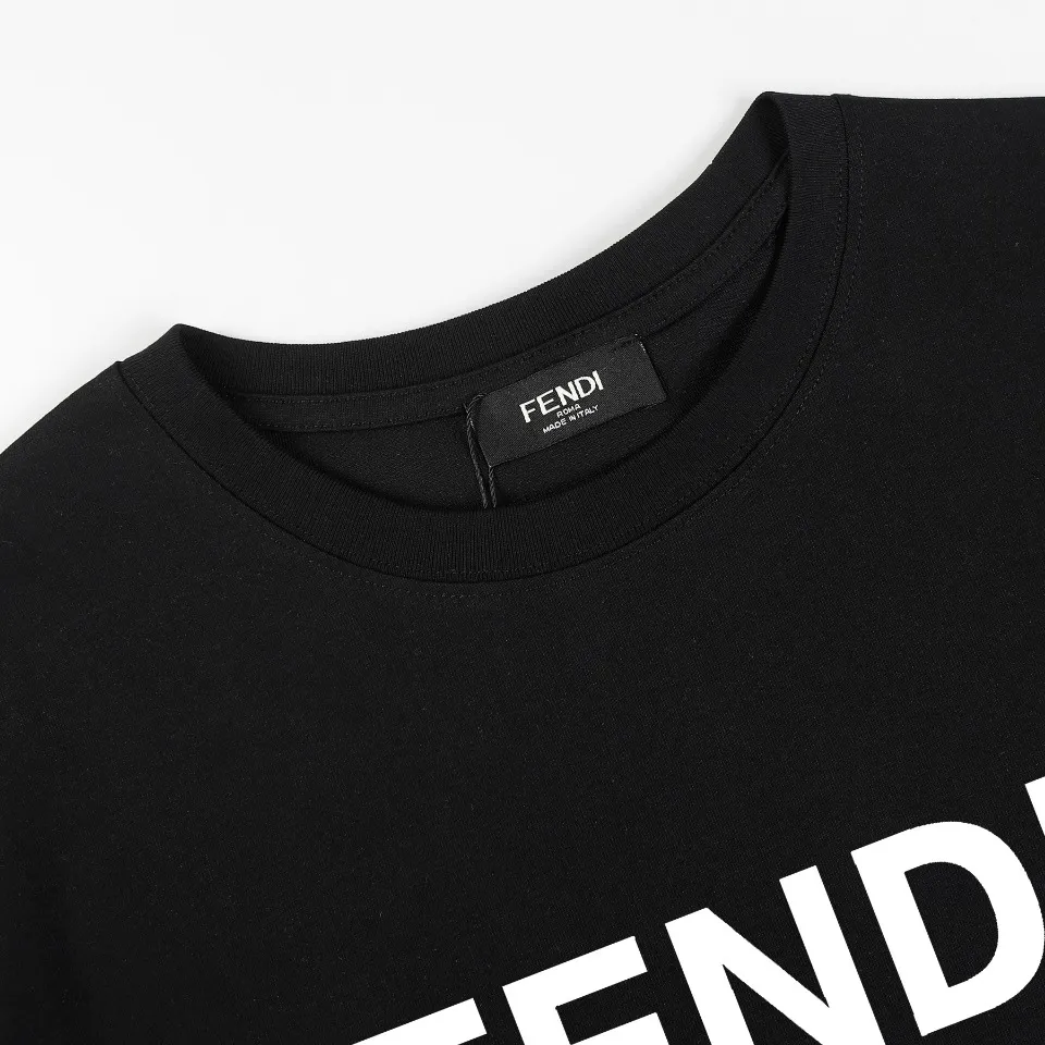 【2026】【FENDI公式旗艦店】フェンディ  Tシャツ ご好評に付き再入荷！