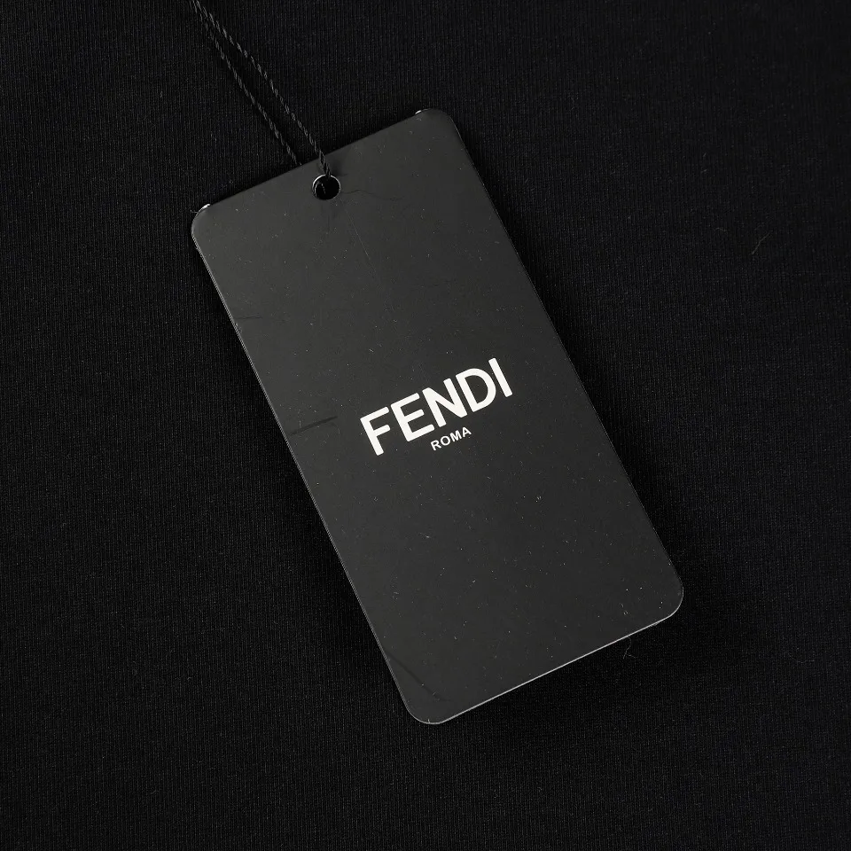 【2026】【FENDI公式旗艦店】フェンディ  Tシャツ ご好評に付き再入荷！