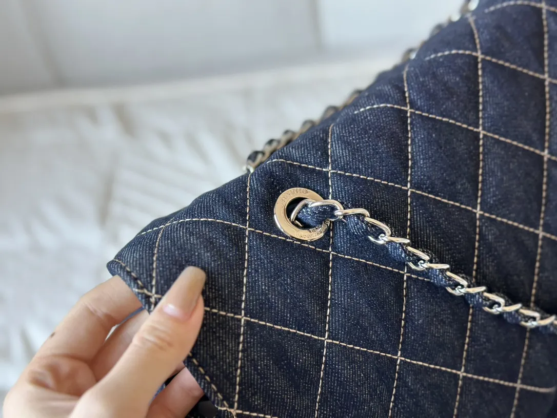 【2026】【CHANEL  公式旗艦店】シャネル   ハンドバッグ  当日出荷 好評に付き再入荷！42*34CM