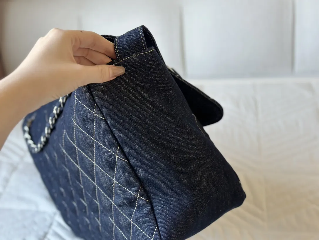 【2026】【CHANEL  公式旗艦店】シャネル   ハンドバッグ  当日出荷 好評に付き再入荷！42*34CM