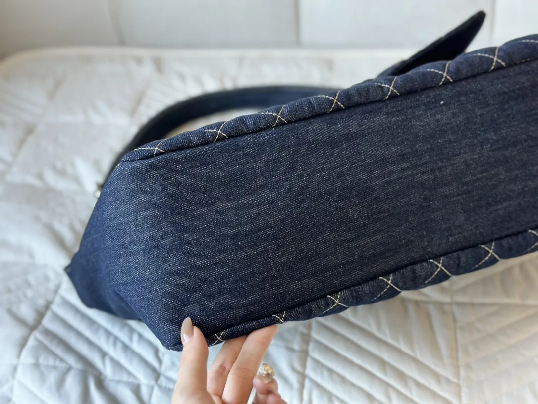【2026】【CHANEL  公式旗艦店】シャネル   ハンドバッグ  当日出荷 好評に付き再入荷！42*34CM