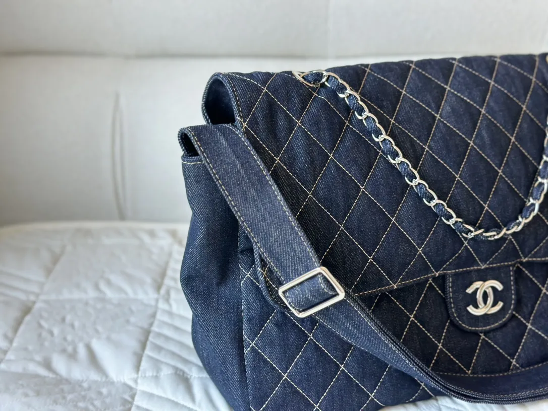 【2026】【CHANEL  公式旗艦店】シャネル   ハンドバッグ  当日出荷 好評に付き再入荷！42*34CM
