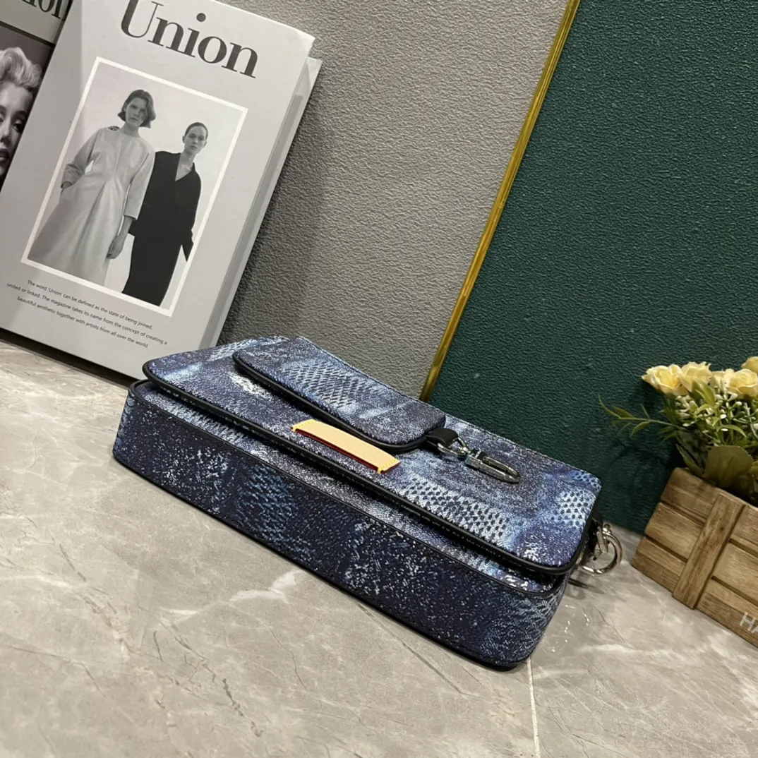 【2026】【LOUIS VUITTON 公式旗艦店】ルイヴィトン  斜めがけバッグ当日出荷 好評に付き再入荷！25*18*4CM