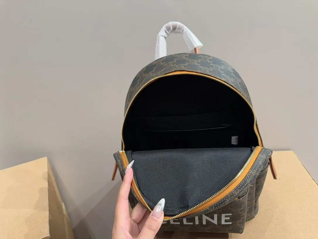 【2026】【CELINE 公式旗艦店】セリーヌ リュックサック当日出荷 好評に付き再入荷！26*32CM