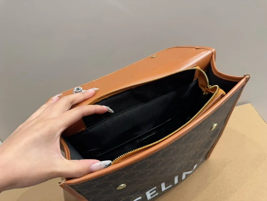 【2026】【CELINE 公式旗艦店】セリーヌ リュックサック当日出荷 好評に付き再入荷！29*32CM