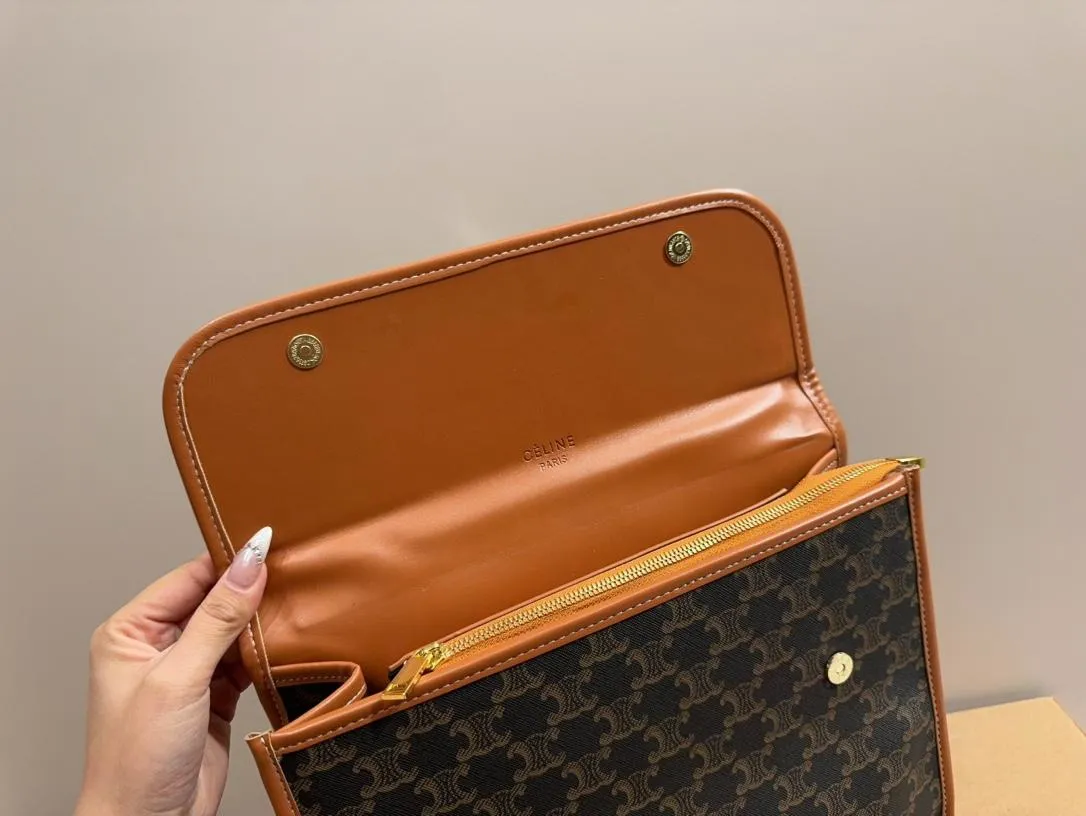 【2026】【CELINE 公式旗艦店】セリーヌ リュックサック当日出荷 好評に付き再入荷！29*32CM