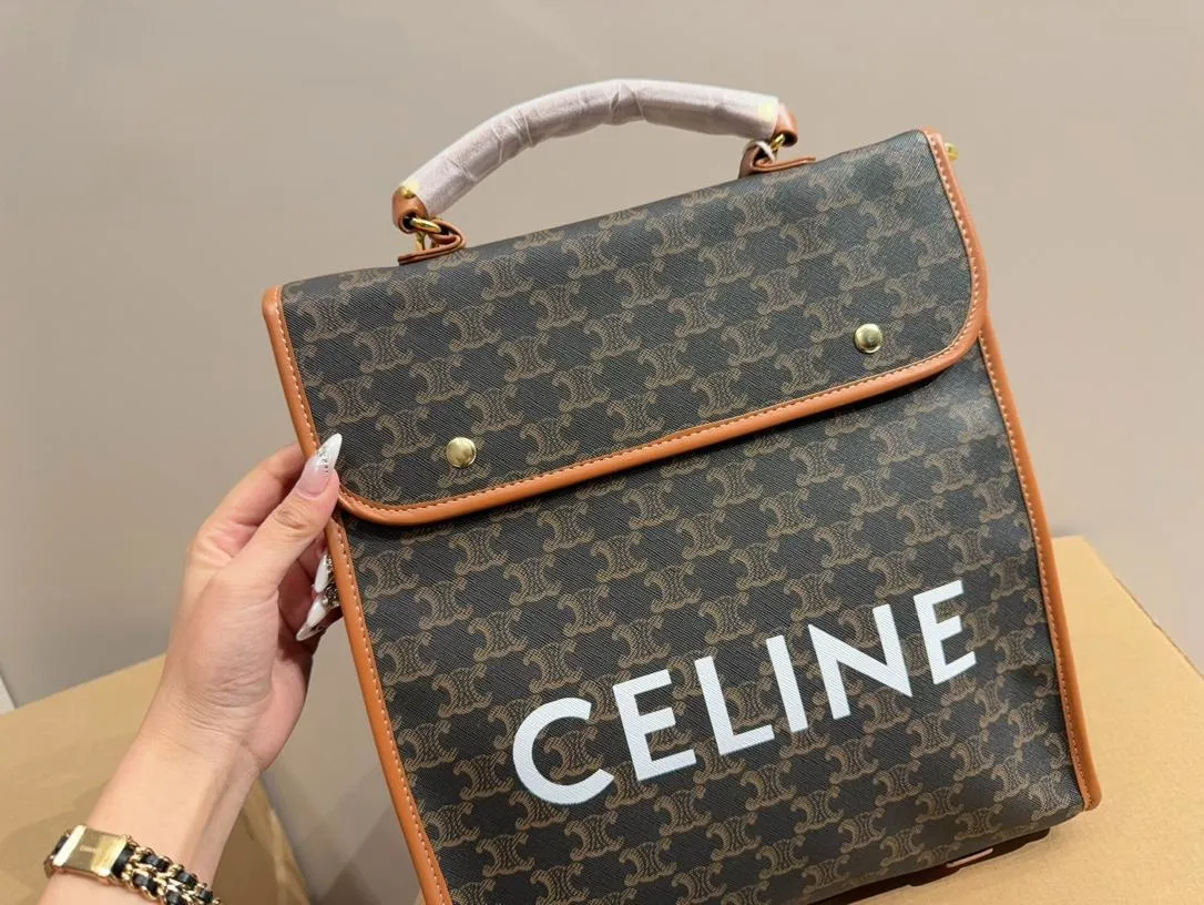【2026】【CELINE 公式旗艦店】セリーヌ リュックサック当日出荷 好評に付き再入荷！29*32CM
