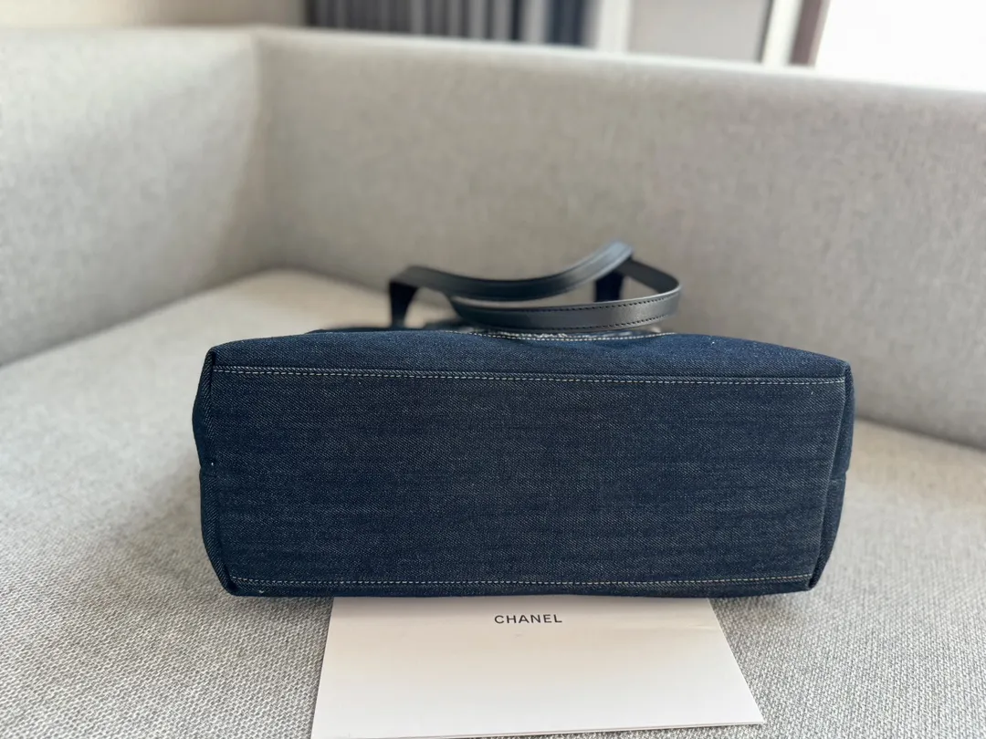 【2026】【CHANEL  公式旗艦店】シャネル   ハンドバッグ  当日出荷 好評に付き再入荷！36*30CM