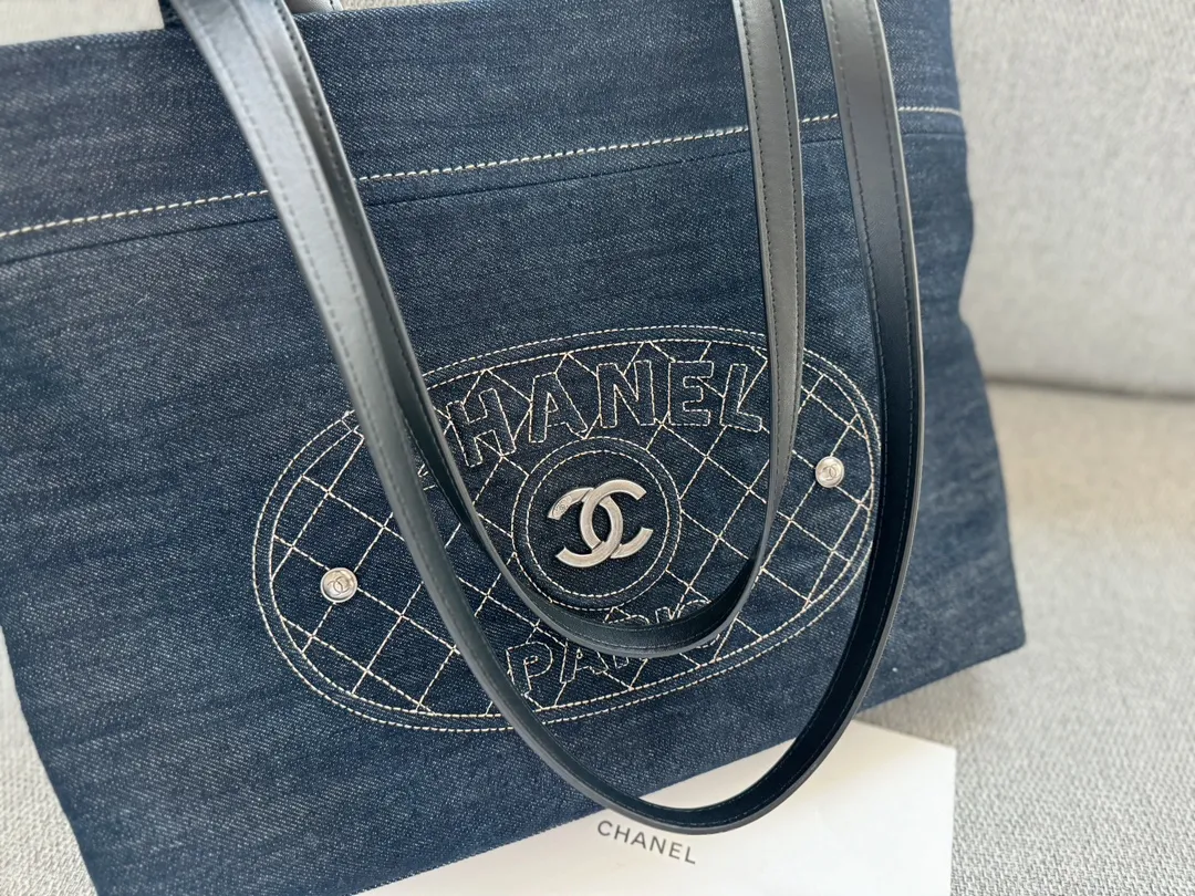 【2026】【CHANEL  公式旗艦店】シャネル   ハンドバッグ  当日出荷 好評に付き再入荷！36*30CM