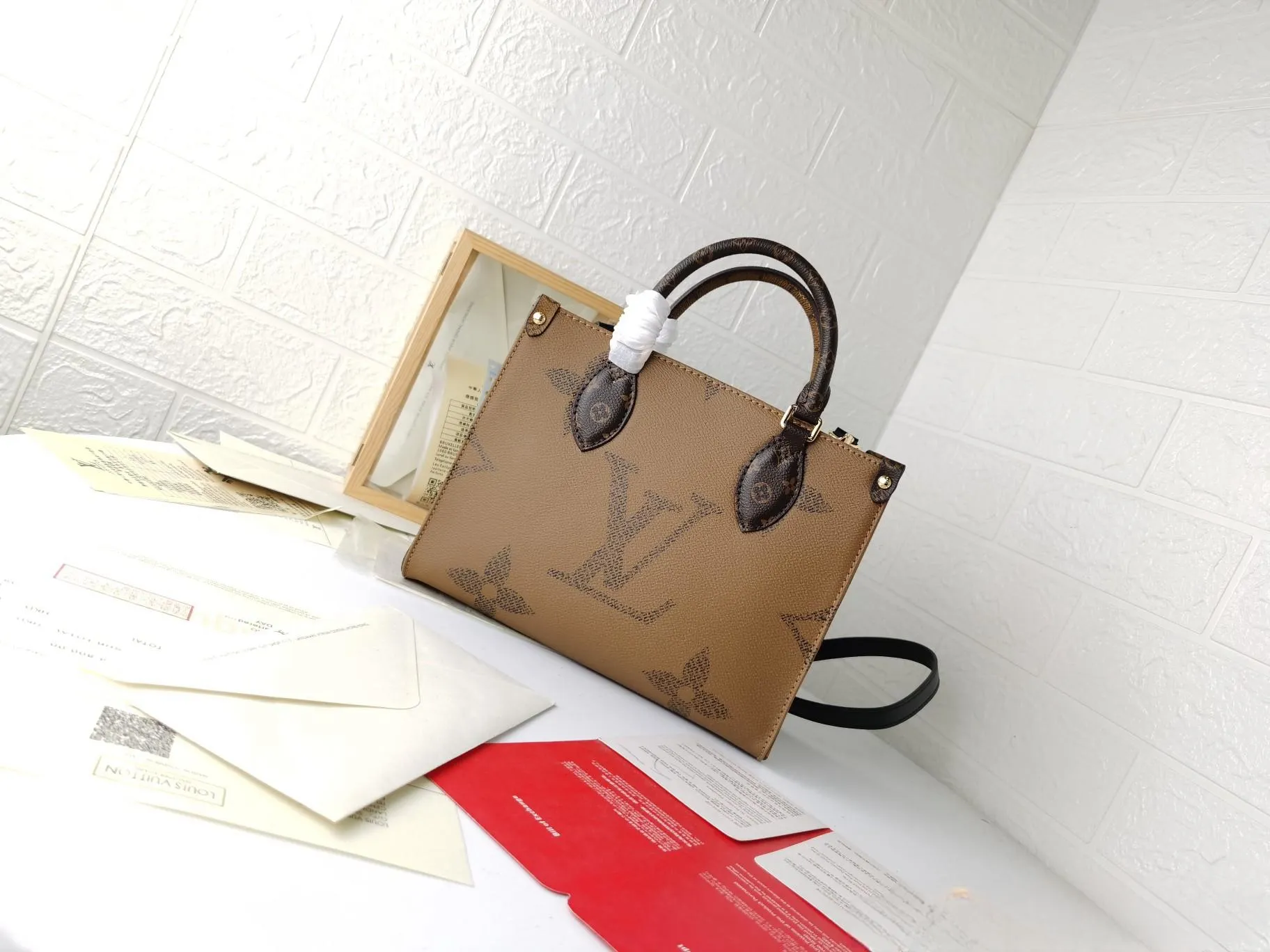 【2026】【LOUIS VUITTON 公式旗艦店】ルイヴィトン  斜めがけバッグ当日出荷 好評に付き再入荷！25CM