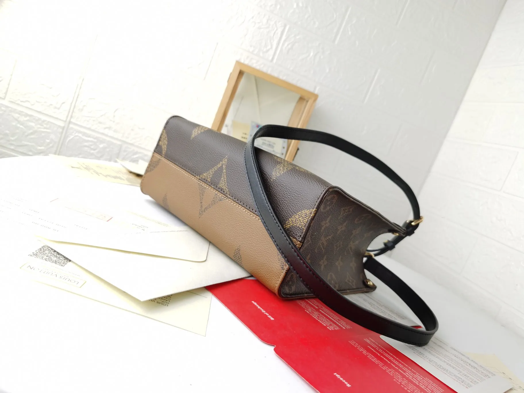 【2026】【LOUIS VUITTON 公式旗艦店】ルイヴィトン  斜めがけバッグ当日出荷 好評に付き再入荷！25CM