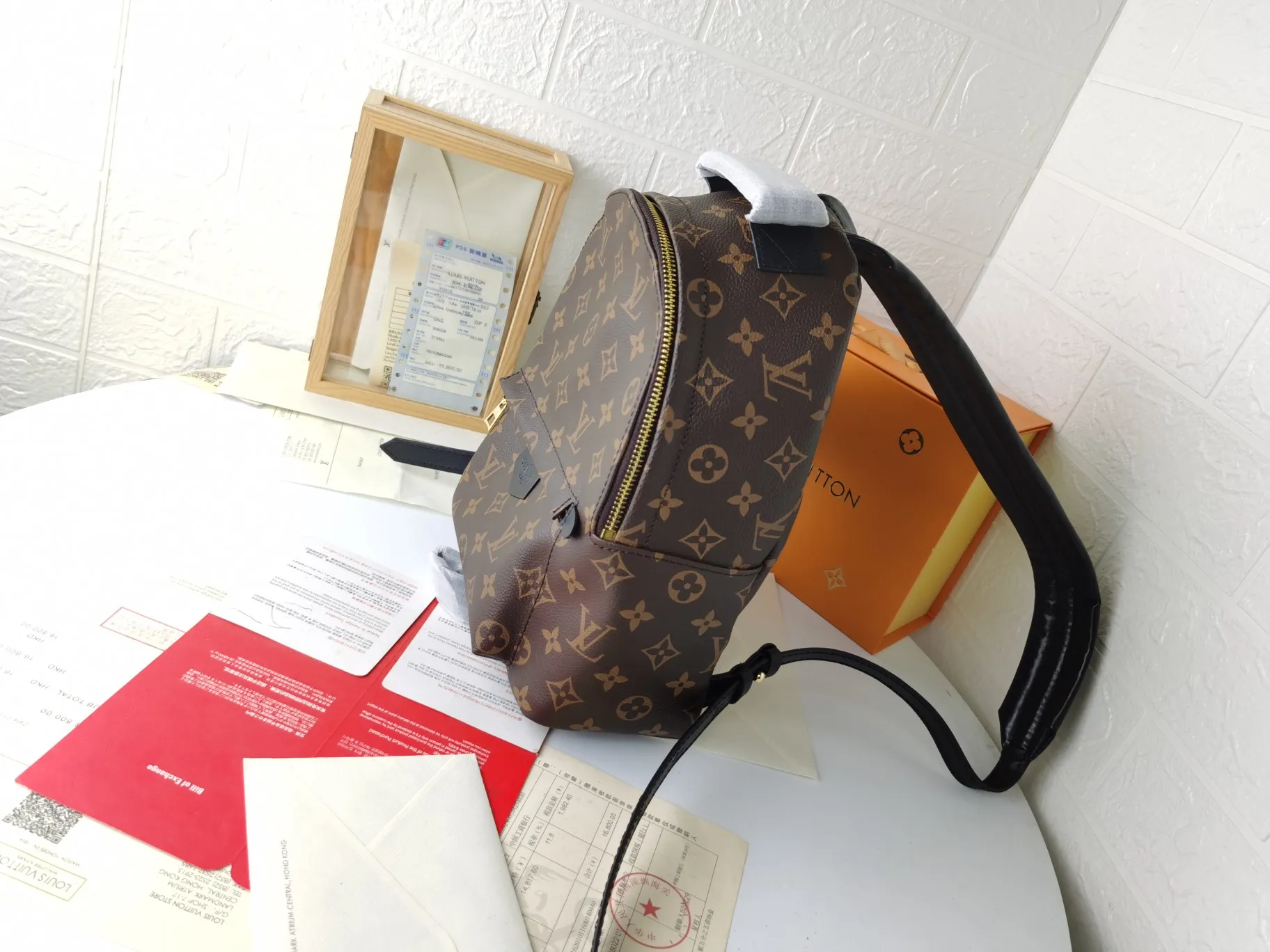 【2026】【LOUIS VUITTON 公式旗艦店】ルイヴィトン  リュックサック当日出荷 好評に付き再入荷！22*29*16CM