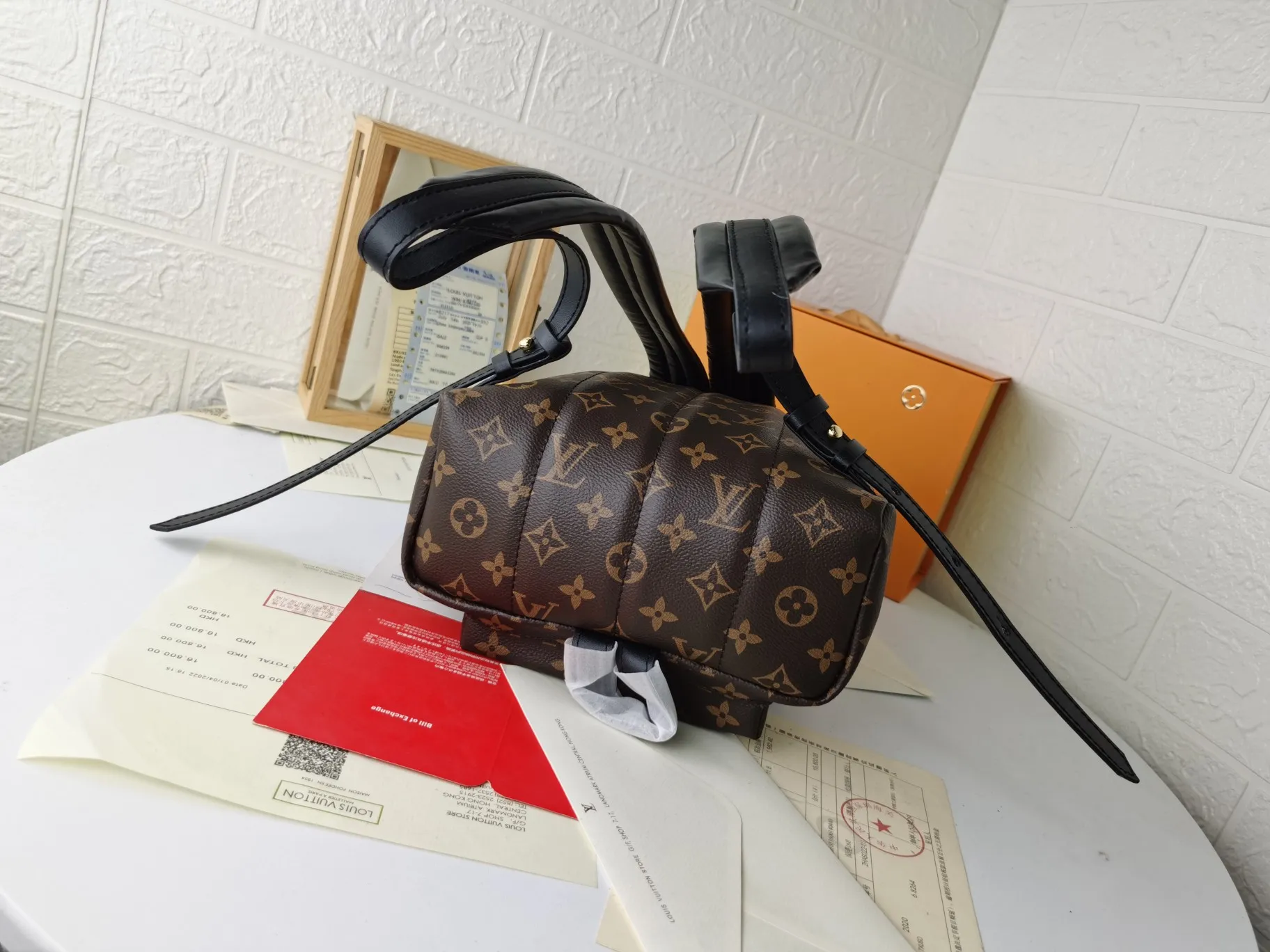 【2026】【LOUIS VUITTON 公式旗艦店】ルイヴィトン  リュックサック当日出荷 好評に付き再入荷！22*29*16CM