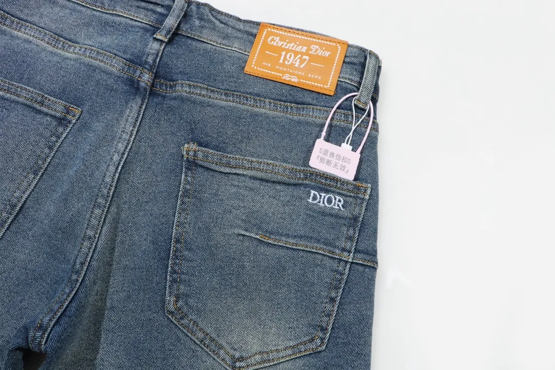 【2026】【DIOR 公式旗艦店】ディオール  ジーパン  ご好評に付き再入荷！