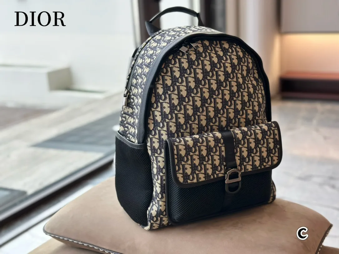 【2026】【DIOR 公式旗艦店】ディオール リュックサック 当日出荷 好評に付き再入荷！30*38CM