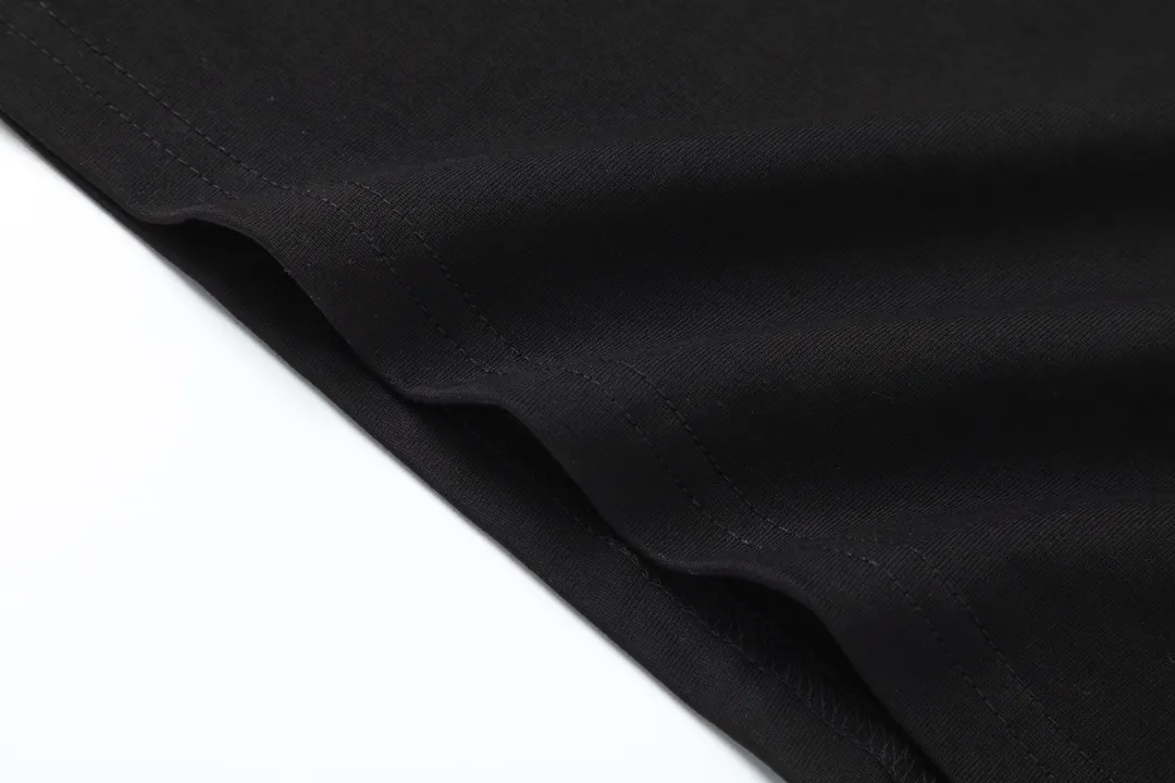 【2026】【BALENCIAGA   公式旗艦店】バレンシアガ   Tシャツ ご好評に付き再入荷！