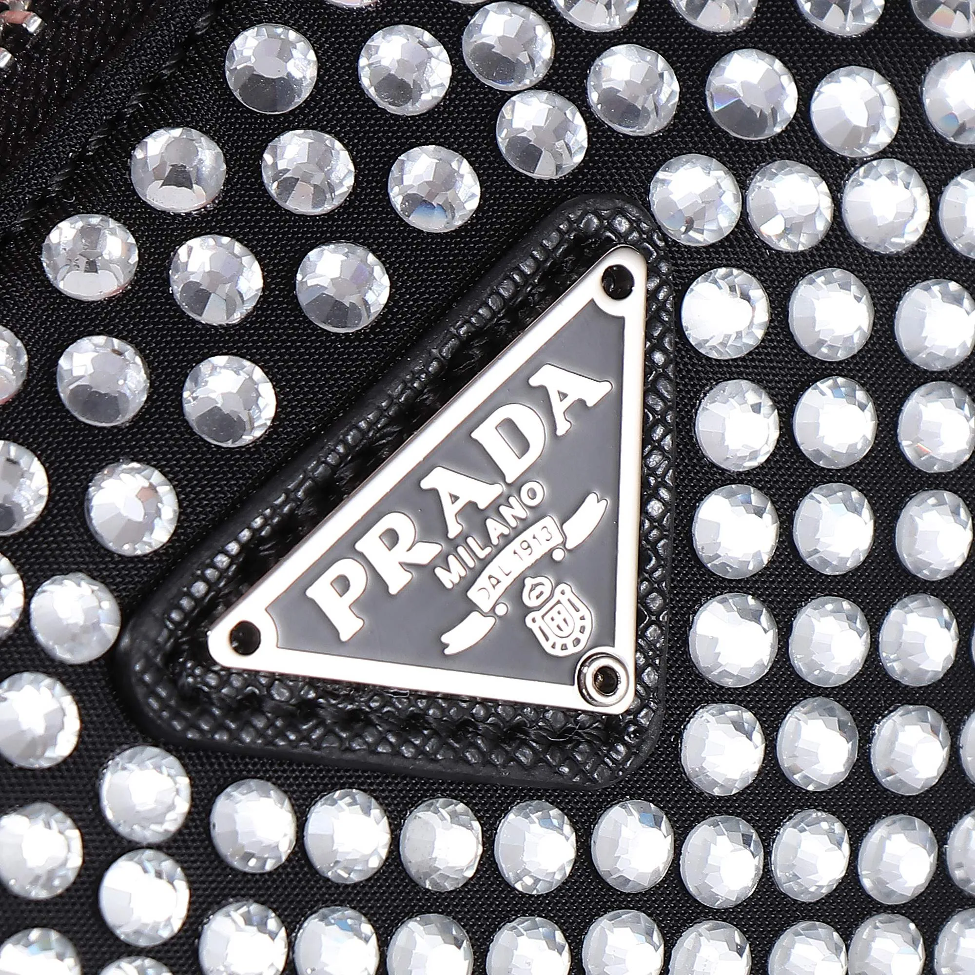 【2026】【PRADA  公式旗艦店】プラダ   斜めがけバッグ  当日出荷 好評に付き再入荷！22*16*6CM