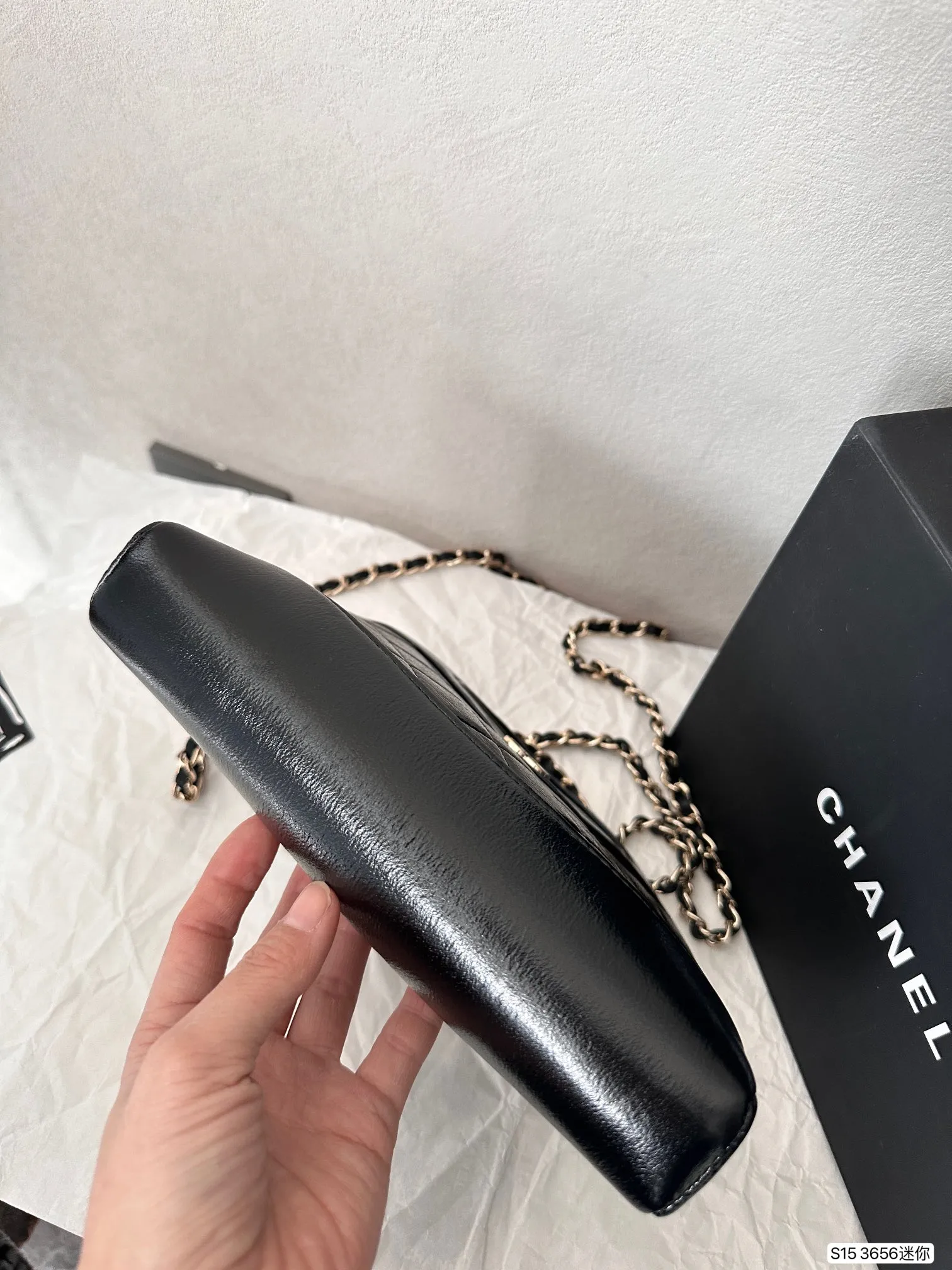 【2026】【CHANEL 公式旗艦店】シャネル  斜めがけバッグ 当日出荷 好評に付き再入荷！20*17CM