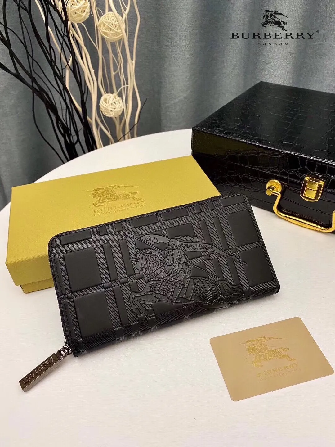 【2026】【BURBERRY  公式旗艦店】バーバリー   財布 当日出荷 好評に付き再入荷19*10*2.5CM