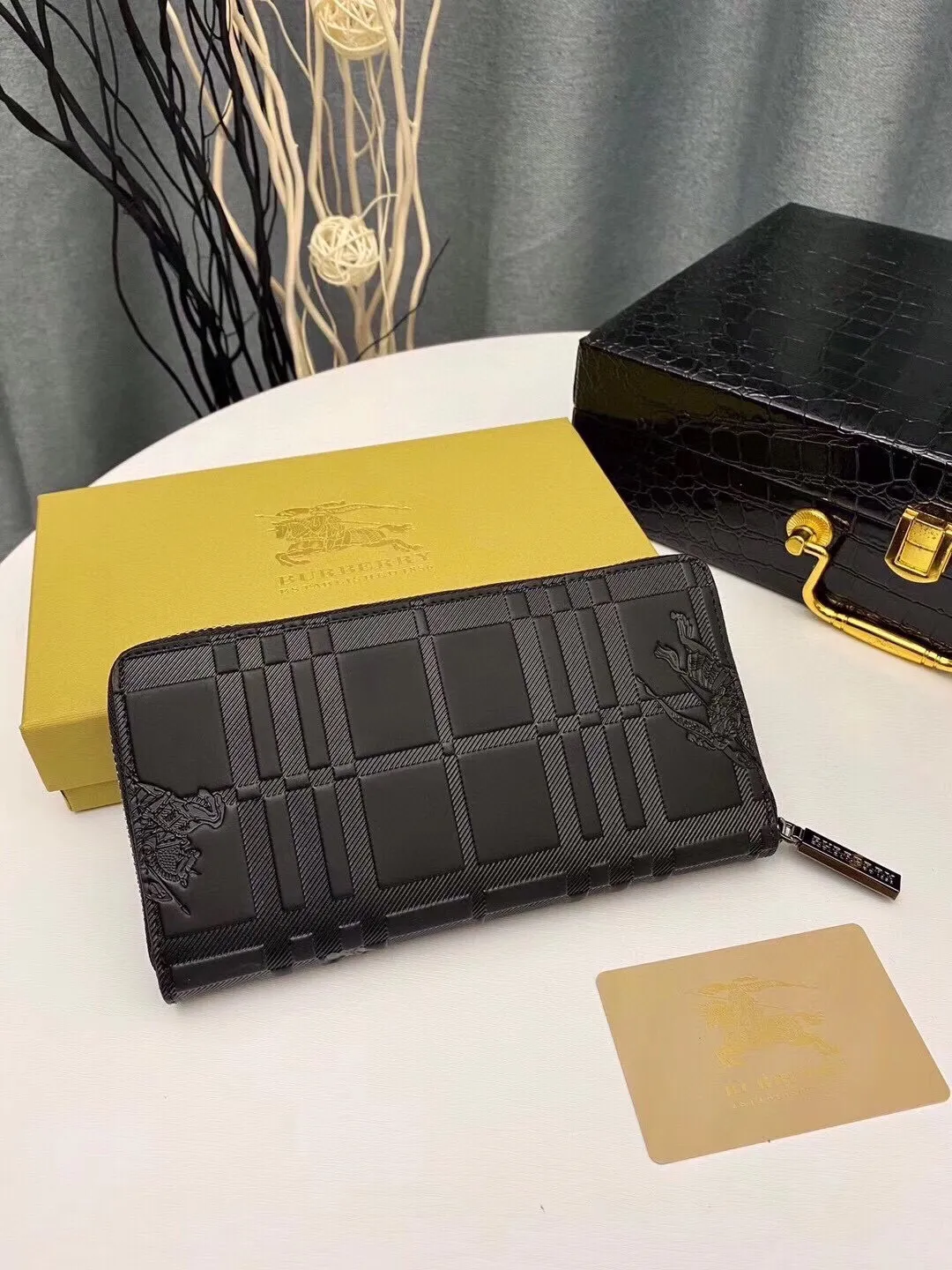 【2026】【BURBERRY  公式旗艦店】バーバリー   財布 当日出荷 好評に付き再入荷19*10*2.5CM