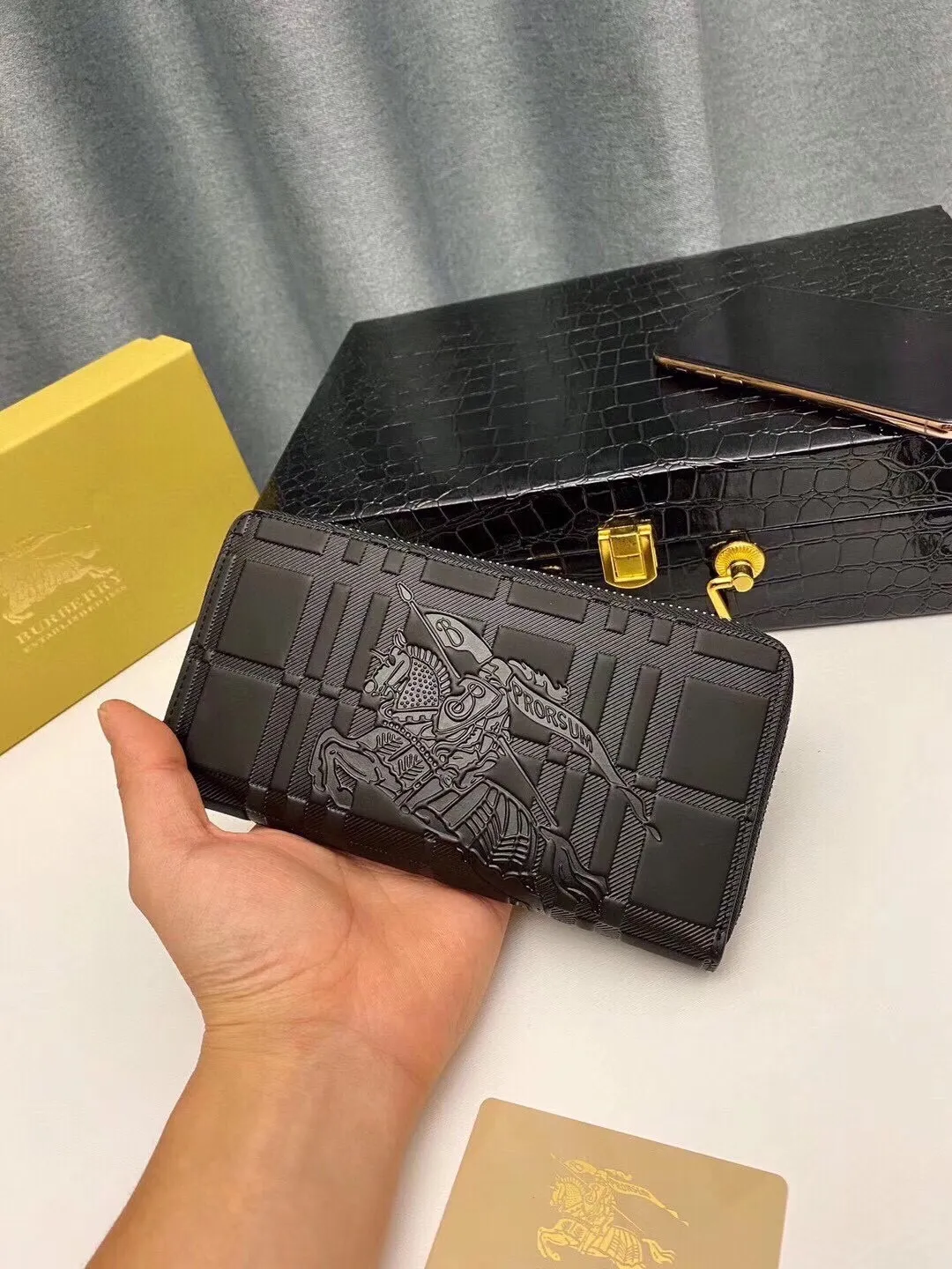 【2026】【BURBERRY  公式旗艦店】バーバリー   財布 当日出荷 好評に付き再入荷19*10*2.5CM