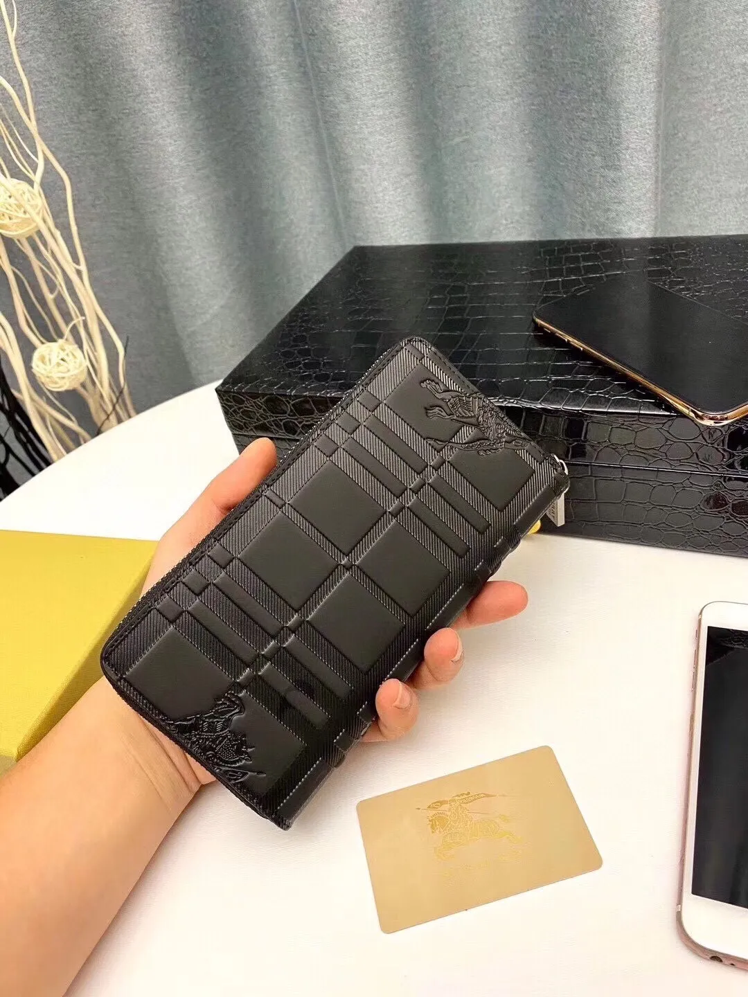 【2026】【BURBERRY  公式旗艦店】バーバリー   財布 当日出荷 好評に付き再入荷19*10*2.5CM