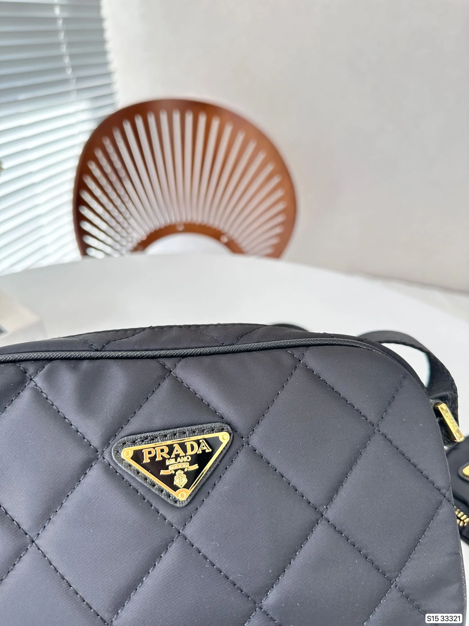 【2026】【PRADA 公式旗艦店】 プラダ  斜めがけバッグ当日出荷 好評に付き再入荷24*16CM