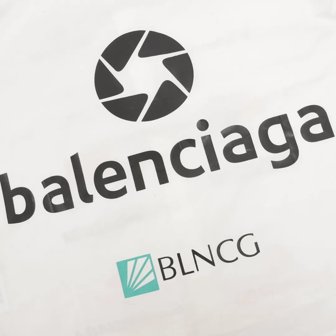 【2026】【BALENCIAGA 公式旗艦店】バレンシアガ  シャツ   ご好評に付き再入荷！